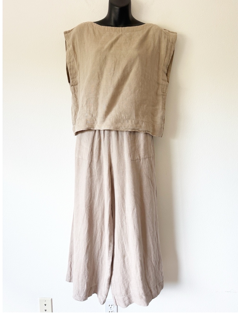Laude the Label Tank and Pant set Linen - Picture 3 of 16